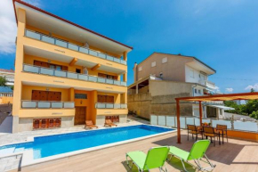 Wohnung in Novi Vinodolski mit Eigenem Balkon